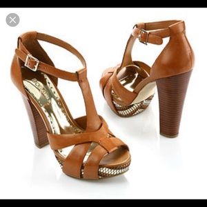 ISO = In Search OF - size 7.5 or 8 BCBG generation